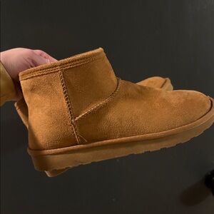 Arizona Jean Company Kids Brown Suede Boots